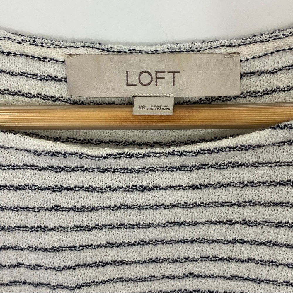 LOFT Knot Front Stripe Textural Top Size XSmall - Picture 6 of 7